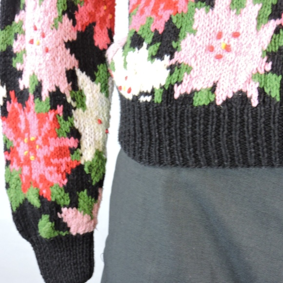 COUNTRYSIDE CLASSICS Poinsettia Hand Knit Sweater - Picture 6 of 8